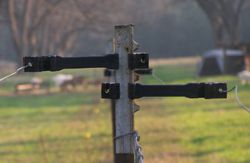 Electric fence insulator